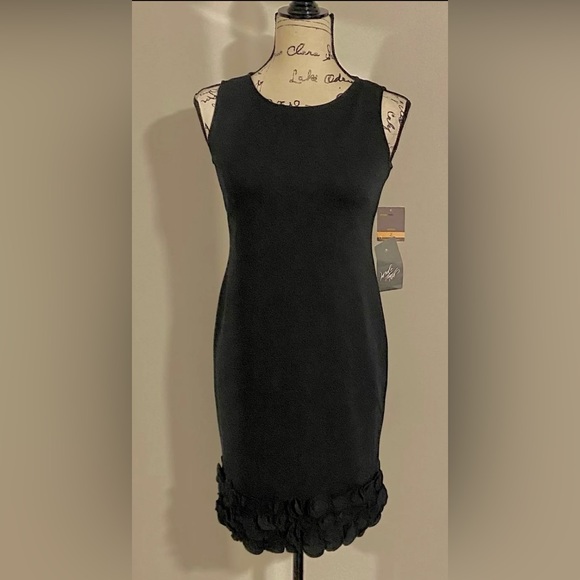 NWT Taylor Sleeveless Sheath Dress With 3D Floral Hem - Picture 1 of 11